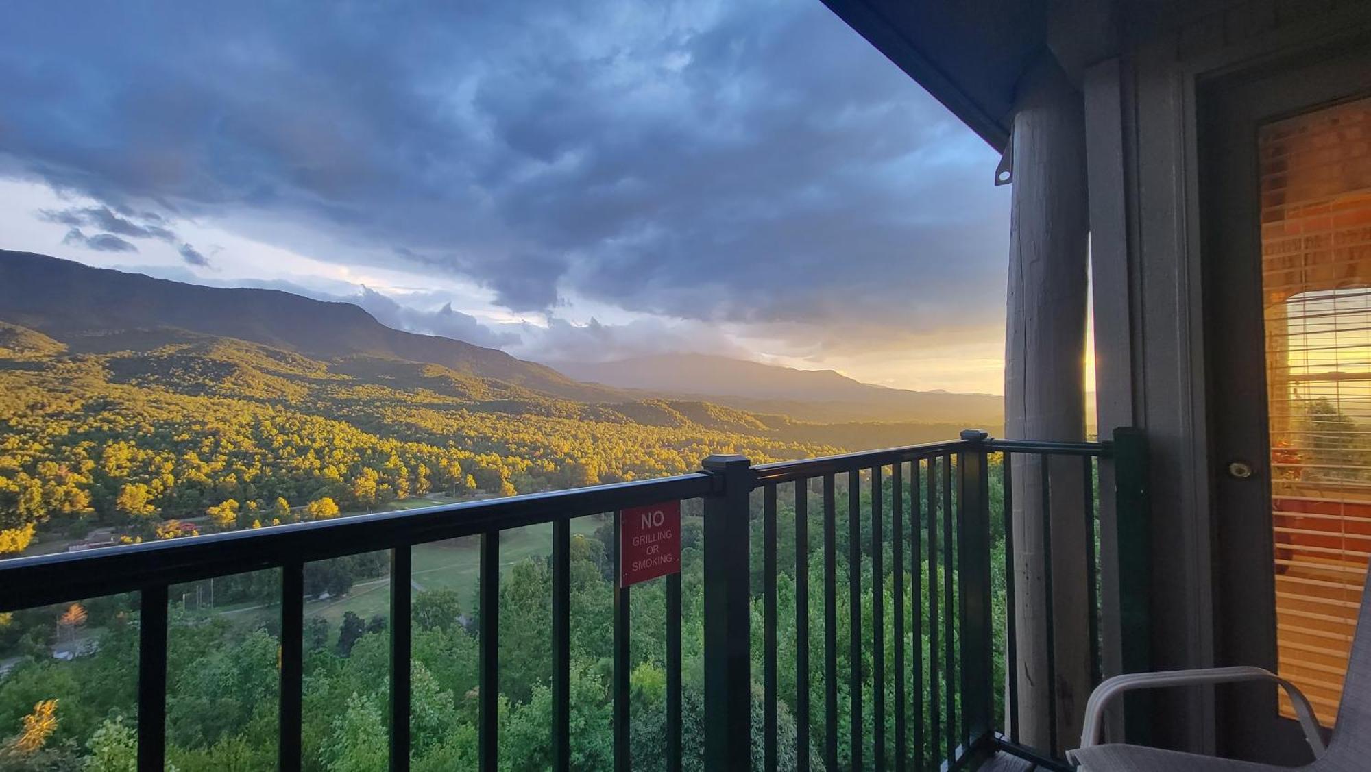 Stairway To Heaven, Breathtaking Mtn Views Indoor Pool & Hot Tub Apartment Gatlinburg Exterior photo